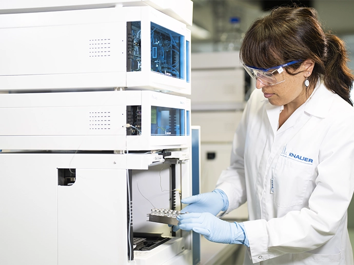 KNAUER Brochure AZURA® GPC/SEC Systemlösungen KNAUER Brochure AZURA® GPC/SEC Systemlösungen